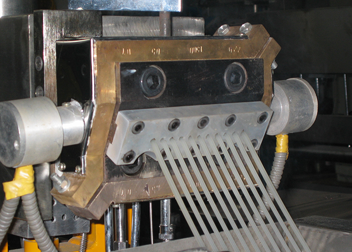 PE電器類日用品類塑料再生造粒機(jī)